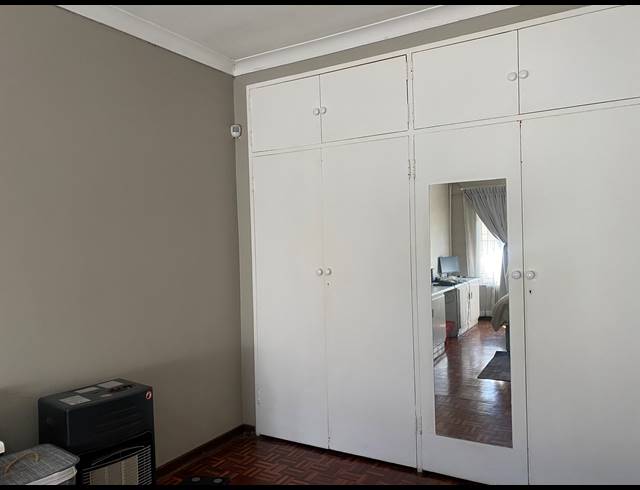 5 BEDROOM HOUSE FOR SALE IN ROBERTSHAM